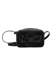 Borsa rettangolare nera con superficie liscia, dettaglio a fiocco nero lucido, bordi texturizzati e tracolla rimovibile. Chiusura con zip.