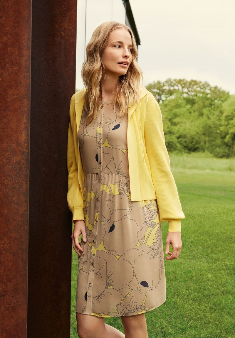 Damen Freizeitkleider | Betty & Co MIT PRINT Jerseykleid camel/yellow/camel - YQ46117 Damen Freizeitkleider | Betty & Co MIT PRINT Jerseykleid camel/yellow/camel - YQ46117