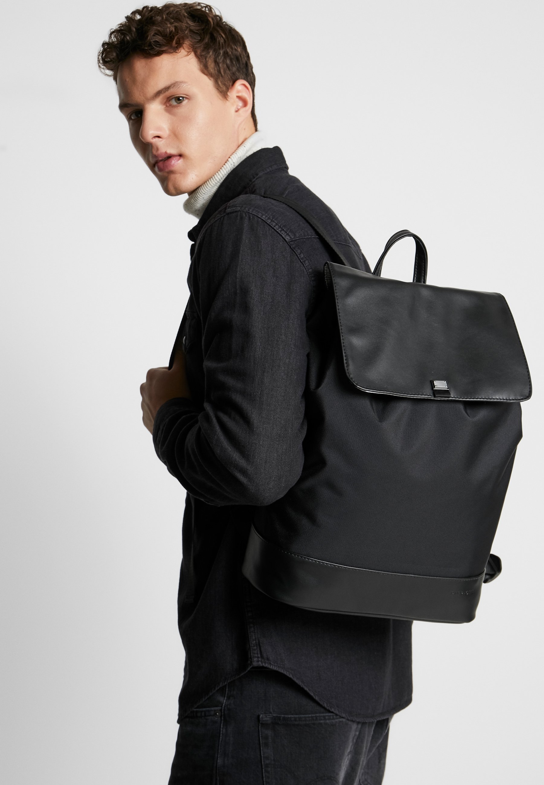 pier one unisex backpack