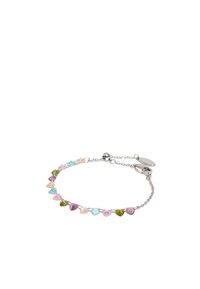 Pulsera de cadena de plata con cuentas en forma de corazón facetadas de colores variados en rosa, azul, verde y púrpura, con un cierre seguro.