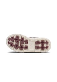 Skosål med et struktureret design, der har dybe spor og gummimateriale i burgunder og cremerfarver, som giver godt greb og stabilitet.