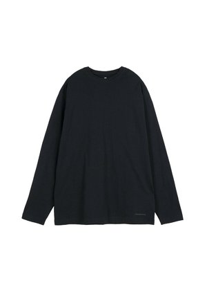 - Bluzka z długim rękawem