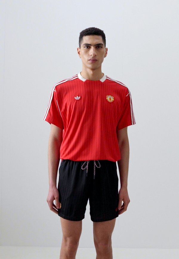 MANCHESTER UNITED ICON  - Club wear3