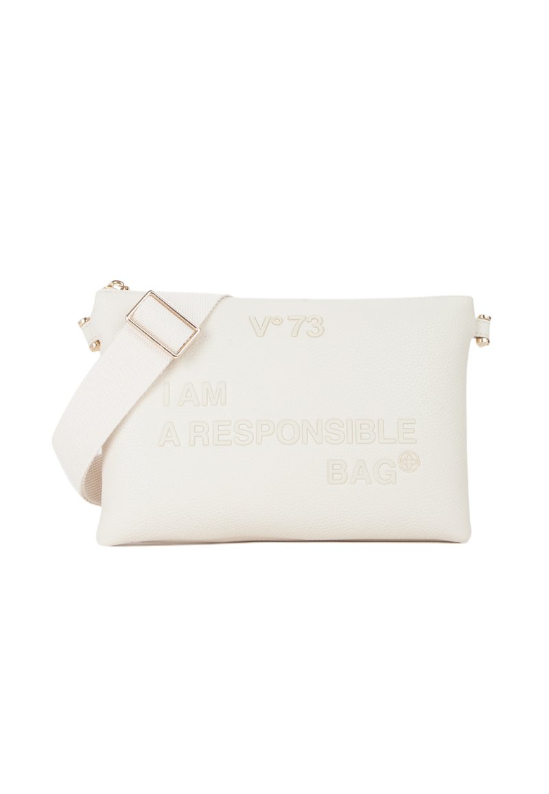 Borsa a tracolla bianca realizzata in materiale testurizzato, con testo in rilievo "IO SONO UNA BORSA RESPONSABILE" e una tracolla regolabile con accessori dorati.