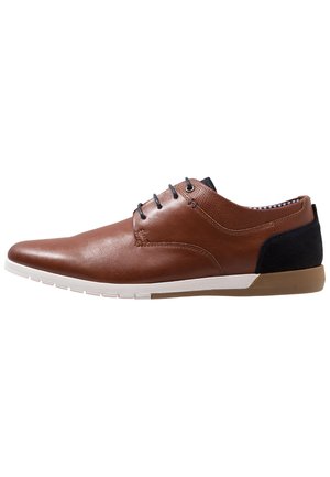Sportieve veterschoenen - cognac
