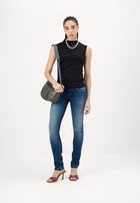 GAP MOD FUNNEL - Felső - black