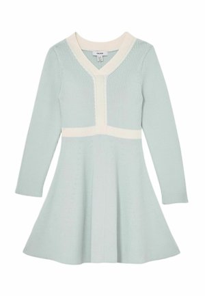 Lyseblå ribstrikket sweaterkjole med lange ærmer, V-hals og cremefarvede detaljer ved kraven og taljen. Udsvinget nederkant.