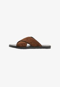 Selezionato, brown suede