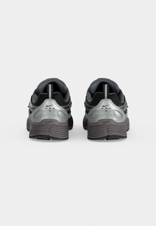 Nike P 6000 LACE UNISEX - Trainers - black/metallic silver-coloured/pencil point/dark grey — photo 4