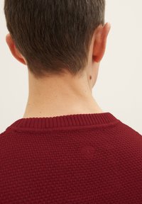 TOM TAILOR Striktrøje - dunkelrot