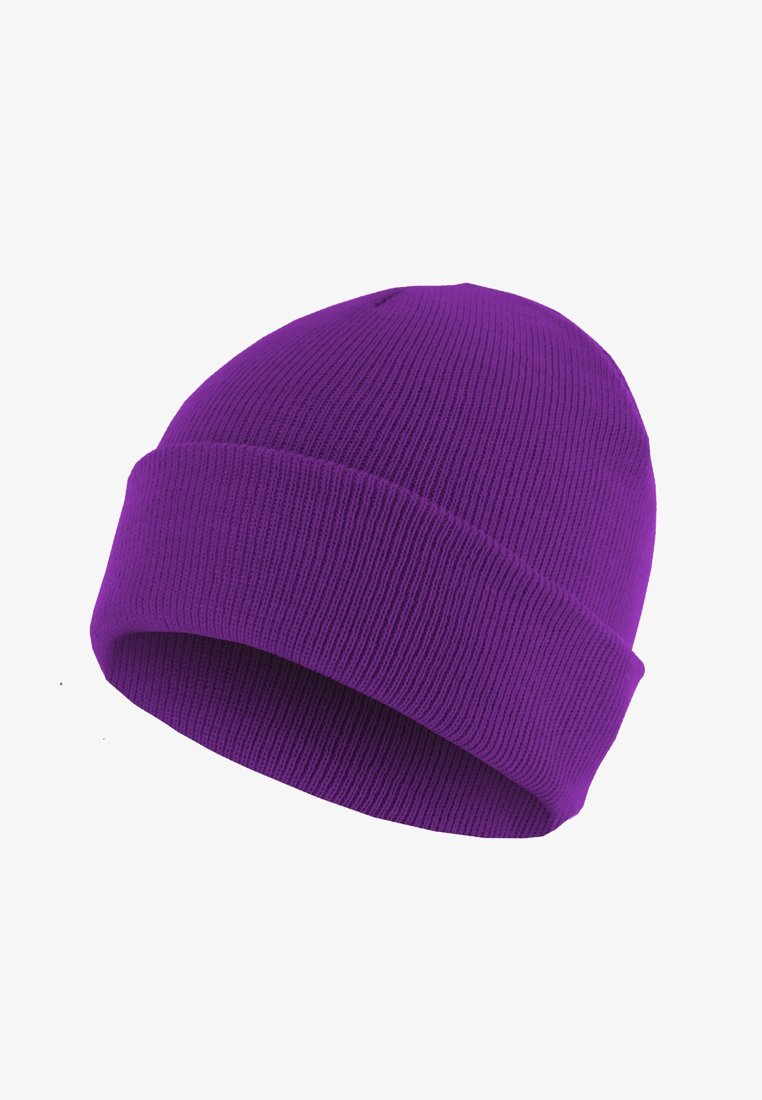 Gorro de punto morado con puño doblado, que presenta un diseño texturizado y acanalado. Tela suave con un ajuste ceñido. Sin adornos adicionales.