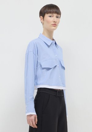 CROP A RIGHE - Button-down blouse - var celeste