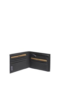 Cartera de cuero negra con múltiples ranuras para tarjetas, un bolsillo con cremallera para monedas y una textura suave. El diseño abierto revela la organización interior.