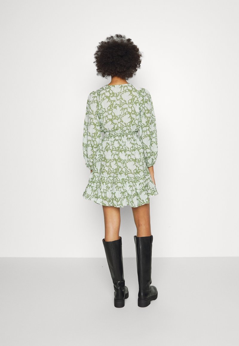 Maje Day dress - green - (Pre-owned) - Zalando.ie Maje Day dress - green - (Pre-owned) - Zalando.ie