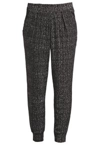 Czarne dresowe spodnie z wzorem, z elastycznym pasem i mankietami. Wykonane z lekkiego materiału o delikatnej teksturze. Kieszenie po bokach.
