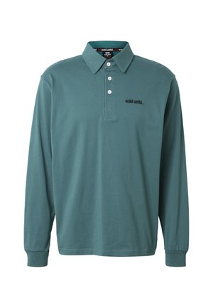 Polo a maniche lunghe color teal con colletto abbottonato e logo "eckō unltd." ricamato sul petto a sinistra.