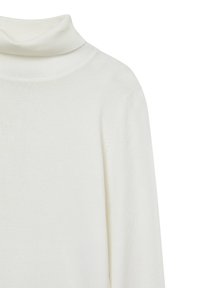 Weißer Rollkragenpullover mit einem gerippten Kragen und weichem Strickmaterial; strukturierte Passform mit abgesenkten Schulternähten für ein entspanntes Aussehen.