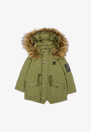 Manteau d'hiver matelassé vert olive pour enfants avec capuche doublée en fourrure, boutons sur le devant, deux poches et "JR" brodé sur la poitrine.