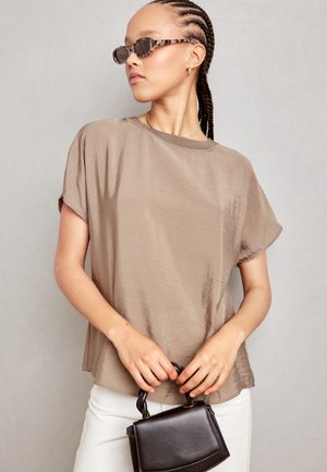 FARIDA KNITTED T-SHIRT