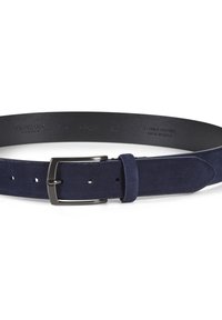 Cinturón de ante azul marino con un interior de cuero negro liso. Presenta una hebilla metálica rectangular y múltiples agujeros para ajuste.