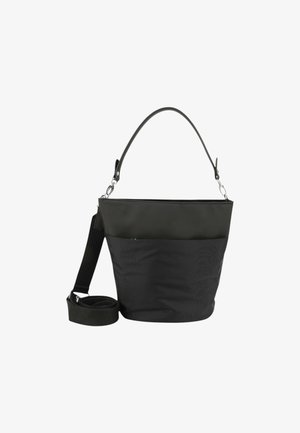 Sort bøttepose med en glat top og en tekstureret stofkrop. Har en aftagelig rem og robuste metalhardware-detaljer.