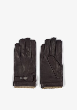 Guantes de cuero marrón con cuatro dedos, una correa abatible y puños de punto acanalado en un color beige contrastante. Textura suave con un diseño minimalista.