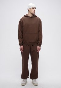 Urban Classics Majica s kapuljačom - chocolatebrown