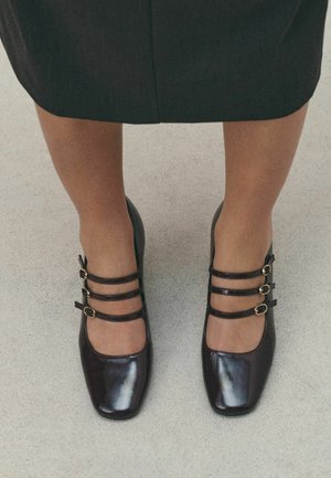 Next, FOREVER COMFORT® TRIPPLE STRAP BLOCK HEELS - Classic heels - burgundy red