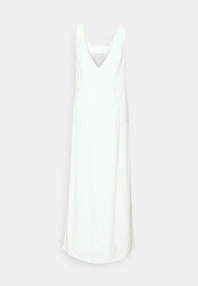 Vestido branco sem mangas com um decote em V profundo, corpete justo e saia reta. Feito de um tecido suave sem padrões ou peças de metal visíveis.