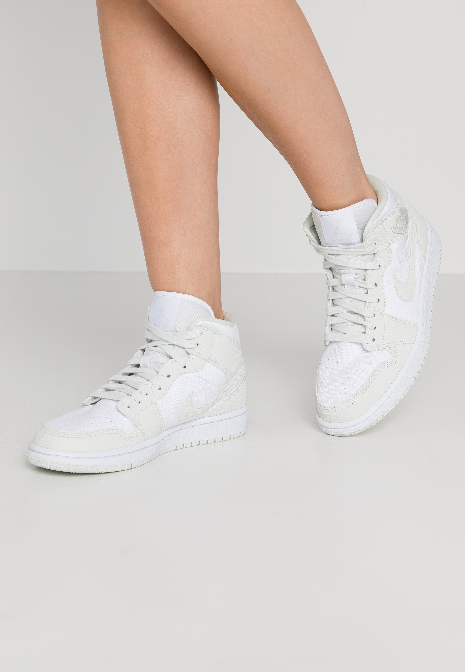 jordan one spruce aura