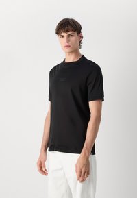 BOSS BOSS X PORSCHE THOMPSON - Paprasti marškinėliai - black