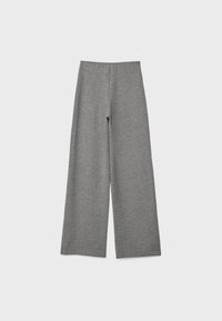 Sivé široké nohavice vyrobené z mäkkej tkaniny, s vysokým pásom a bez viditeľných zapínaní. Hladká textúra s neformálnym dizajnom.