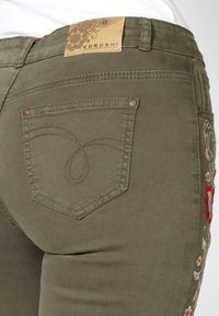 Koroshi Džinsa auduma šorti - kaki   khaki