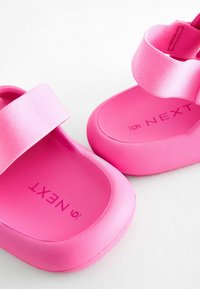 Next Sandaler - pink