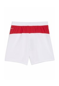 Shorts de baño blancos con una cinturilla elástica roja. Presentan una textura de tela suave y un pequeño logo en el lado izquierdo de la parte trasera.