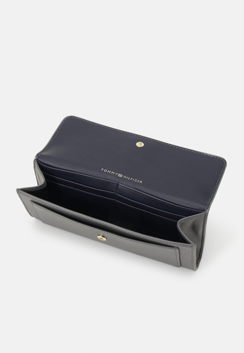 Tommy Hilfiger TIMELESS LARGE FLAP - Wallet - grey line/grey - Zalando