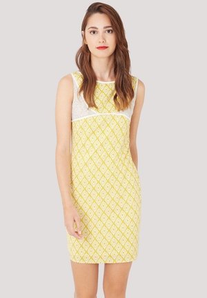 ESTAMPADO - Vestido de tubo - amarillo