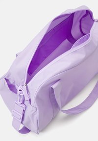 Thumbnail Image 3