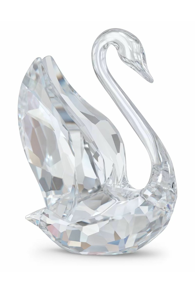 Figura di cigno di cristallo, superficie sfaccettata, trasparenza cristallina, collo elegante e curvo, base ampia, texture liscia e becco dettagliato.