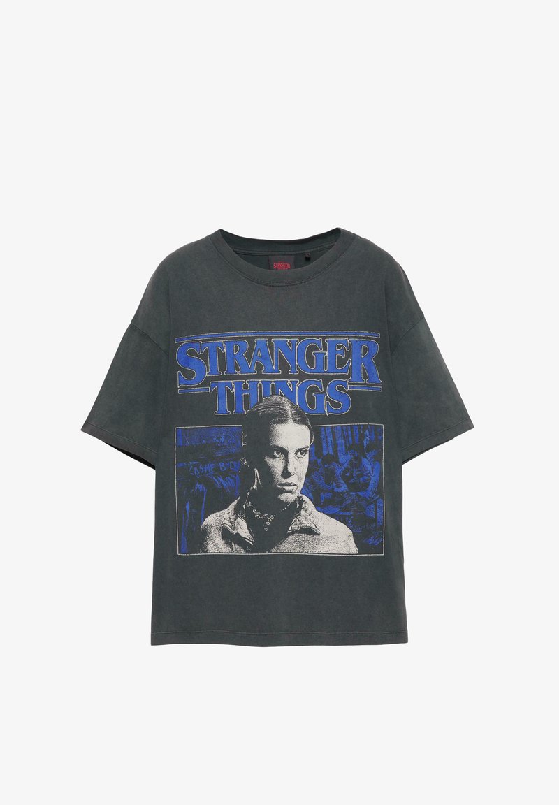 PULL&BEAR STRANGER THINGS - Print T-shirt - black - Zalando PULL&BEAR STRANGER THINGS - Print T-shirt - black - Zalando