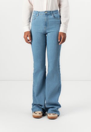 ONLHELLA LIFE HIGH WAIST RETRO - Flared Jeans - light blue denim