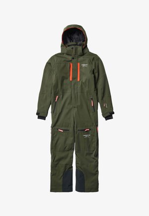 Grüner wasserdichter Schneeanzug mit Kapuze, orangefarbene Reißverschlussakzente und Taschen, schwarze verstärkte Knieflecken und eine glatte Textur.