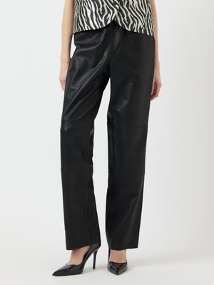 YAS YASSOPHIE PANTS - Bőrnadrágok - black