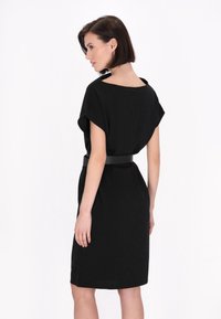 usha Robe de jour - black