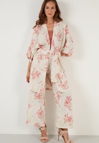 LELA TWO PIECE SET - REGULAR FIT - Vest - salmon