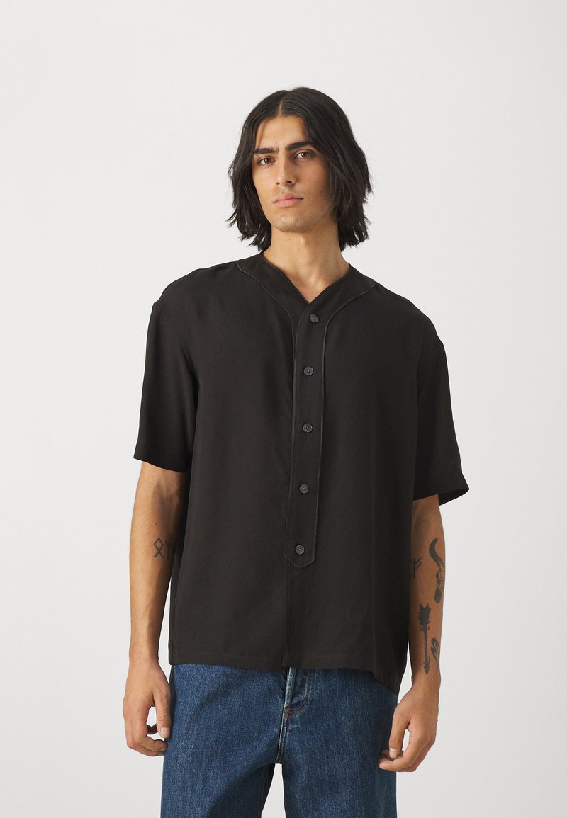 Camicia Fucsia E Nera Con Fiocco Anni 80