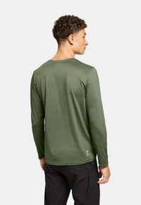 On CORE - Langærmet T-shirt - taiga