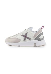Sneakers with a white mesh and leather upper, gray accents, and pink logo. Features a textured panel and a pull tab at the back.