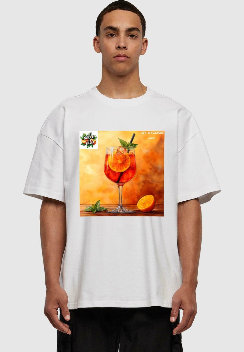 2Y Studios DOLCE VITA APEROL SPRITZ - Tričko s potlačou - white