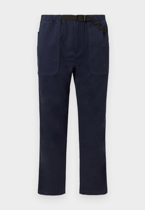 Pantaloni blu navy a gamba dritta con tasche patch anteriori e cintura nera regolabile integrata in vita.